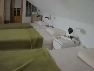 Camsoda Watch Live Sex Cams of voyeurcam-julmodels-bed-3