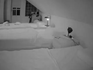 Camsoda Live Sex Cam of voyeurcam-julmodels-bed-3