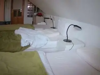 Camsoda Live Porn of voyeurcam-julmodels-bed-3