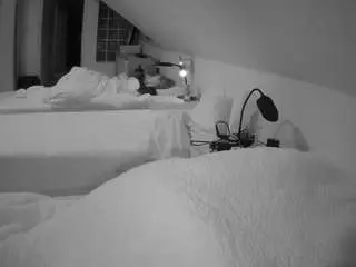 Camsoda Best Webcam of voyeurcam-julmodels-bed-3