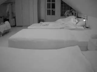 Camsoda Nude Webcam of voyeurcam-julmodels-bed-3
