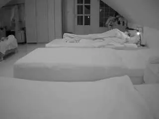 Camsoda Private Sex Chat of voyeurcam-julmodels-bed-3