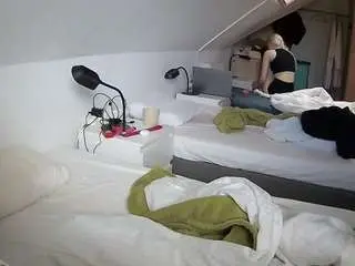 Camsoda Adult Webcam of voyeurcam-julmodels-bed-4