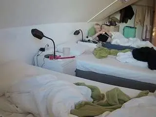 Camsoda Live Sex of voyeurcam-julmodels-bed-4