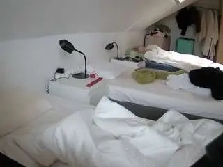 Camsoda Private Sex Chat of voyeurcam-julmodels-bed-4