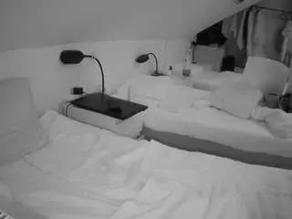 Camsoda Live Sex of voyeurcam-julmodels-bed-4