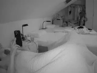 Camsoda Adult Webcam of voyeurcam-julmodels-bed-4