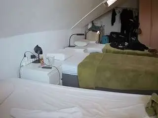 Camsoda Private Sex Chat of voyeurcam-julmodels-bed-4