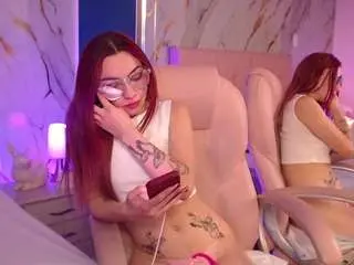 Camsoda Nude Webcam of red-kytty6