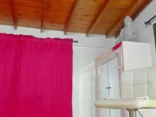 Camsoda Adult Webcams of emilhornett