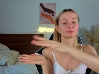 Camsoda Nude Webcam of elvinabrowning