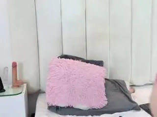 Camsoda Watch Live Sex Cams of emily-hilton11