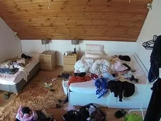 Camsoda Private Sex Chat of voyeurcam-julmodels-whitebed-2