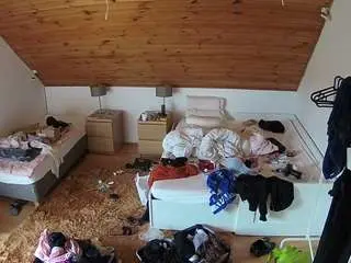 Camsoda Free Live Porn of voyeurcam-julmodels-whitebed-2