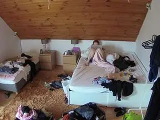 Camsoda Sex Cam of voyeurcam-julmodels-whitebed-2