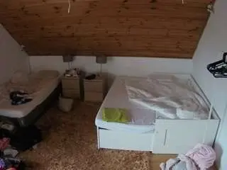 Camsoda Live Sex of voyeurcam-julmodels-whitebed-2