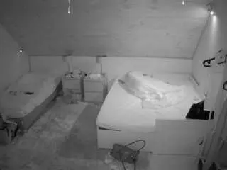 Camsoda Live Sex of voyeurcam-julmodels-whitebed-2