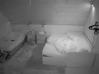 Camsoda Watch Live Sex Cams of voyeurcam-julmodels-whitebed-2