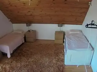 Camsoda Free Porn Cam of voyeurcam-julmodels-whitebed-2