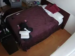 Camsoda Private Sex Chat of voyeurcam-julmodels-whitebed-2