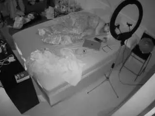 Camsoda Live Sex of voyeurcam-julmodels-whitebed-2