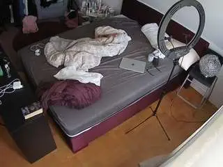 Camsoda Live Sex of voyeurcam-julmodels-whitebed-2