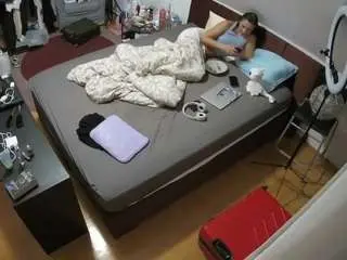 Camsoda Free Porn Cam of voyeurcam-julmodels-whitebed-2