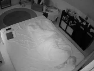 Camsoda Watch Live Sex Cams of voyeurcam-julmodels-whitebed-2