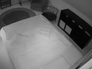 Camsoda Adult Webcams of voyeurcam-julmodels-whitebed-2