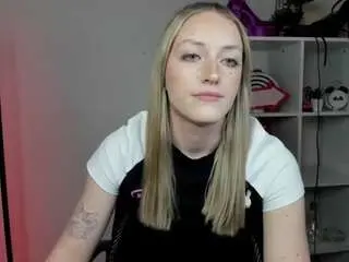 Camsoda Nude Webcam of evelynblond