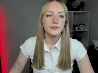 Camsoda Nude Webcam of evelynblond