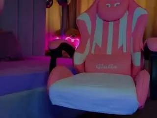Camsoda Best Webcam of reina-cummingss