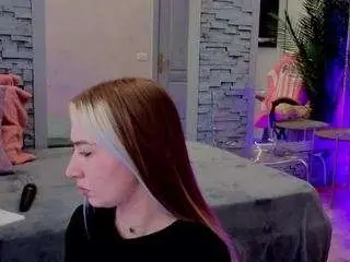 Camsoda Nude Webcam of reina-cummingss