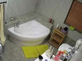 Camsoda Private Sex Chat of voyeurcam-julmodels-bath-1st-2
