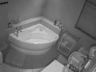 Camsoda Live Sex of voyeurcam-julmodels-bath-1st-2