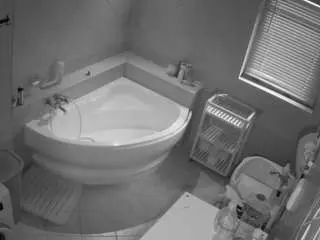 Camsoda Private Sex Chat of voyeurcam-julmodels-bath-1st-2