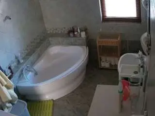 Camsoda Nude Webcam of voyeurcam-julmodels-bath-1st-2