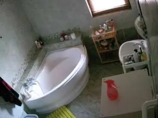 Camsoda Private Sex Chat of voyeurcam-julmodels-bath-1st-2