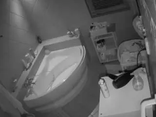 Camsoda Watch Live Sex Cams of voyeurcam-julmodels-bath-1st-2