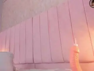 Camsoda Sex Chat of hillary-collins