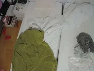 Camsoda Adult Webcams of voyeurcam-julmodels-bed-5