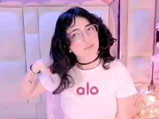 Camsoda Sex Cam of saramartini19