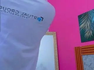 Camsoda Private Sex Chat of littlee-emily