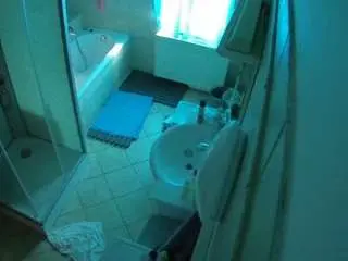 Camsoda Free Live Porn of voyeurcam-julmodels-bath-2nd-2