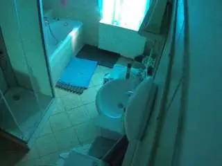 Camsoda Best Webcam of voyeurcam-julmodels-bath-2nd-2