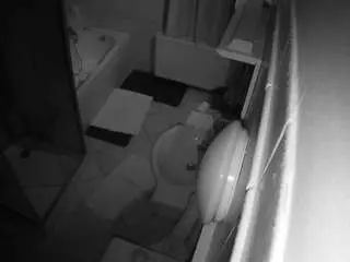 Camsoda Live Sex Cam of voyeurcam-julmodels-bath-2nd-2