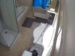 Camsoda Private Sex Chat of voyeurcam-julmodels-bath-2nd-2