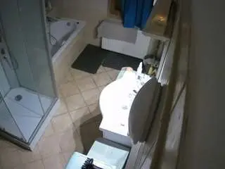 Camsoda Adult Video Chat of voyeurcam-julmodels-bath-2nd-2