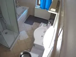 Camsoda Live Sex of voyeurcam-julmodels-bath-2nd-2