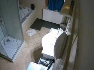 Camsoda Free Live Porn of voyeurcam-julmodels-bath-2nd-2